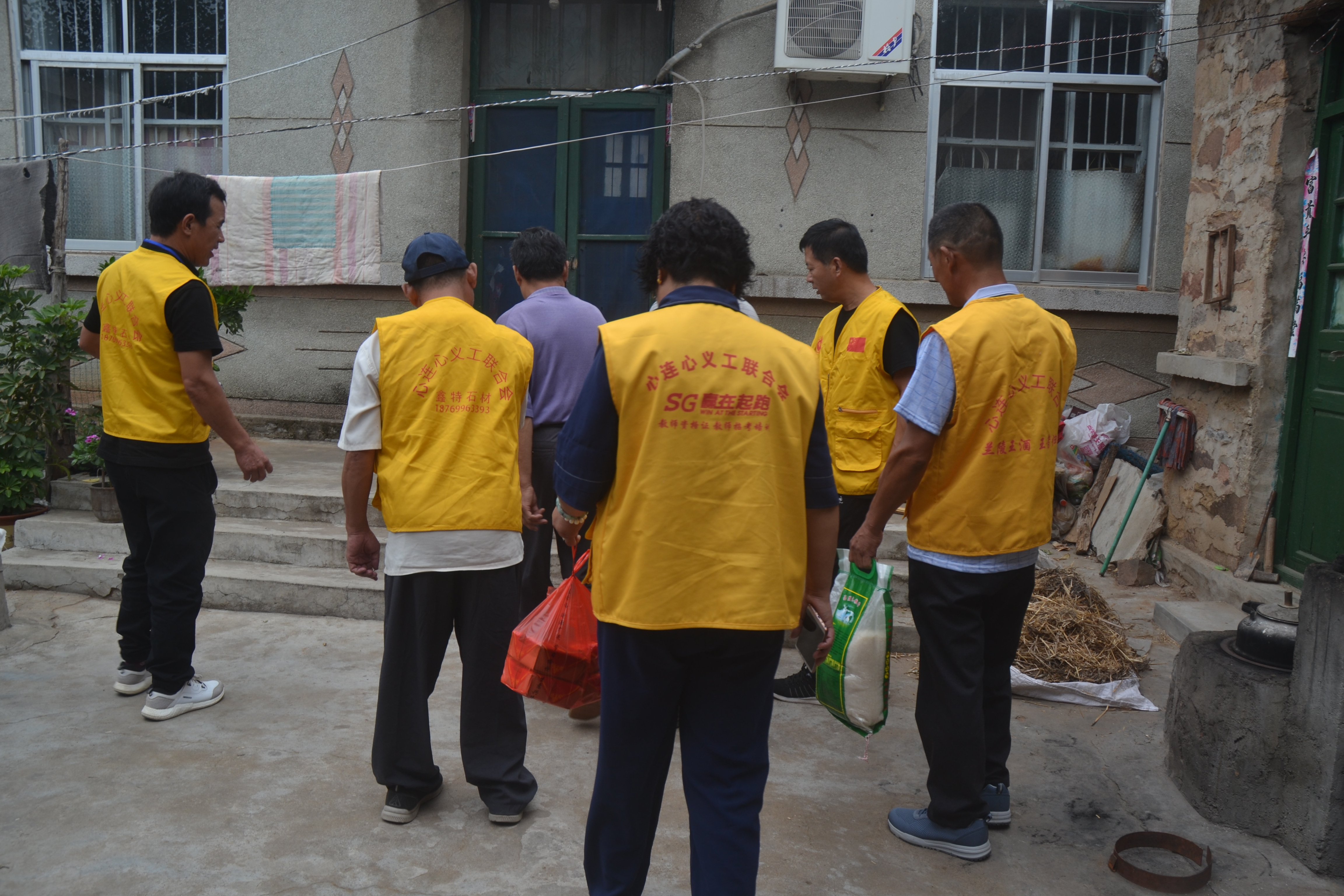 新时代文明实践：关爱孤寡老人共度中秋佳节(图4)