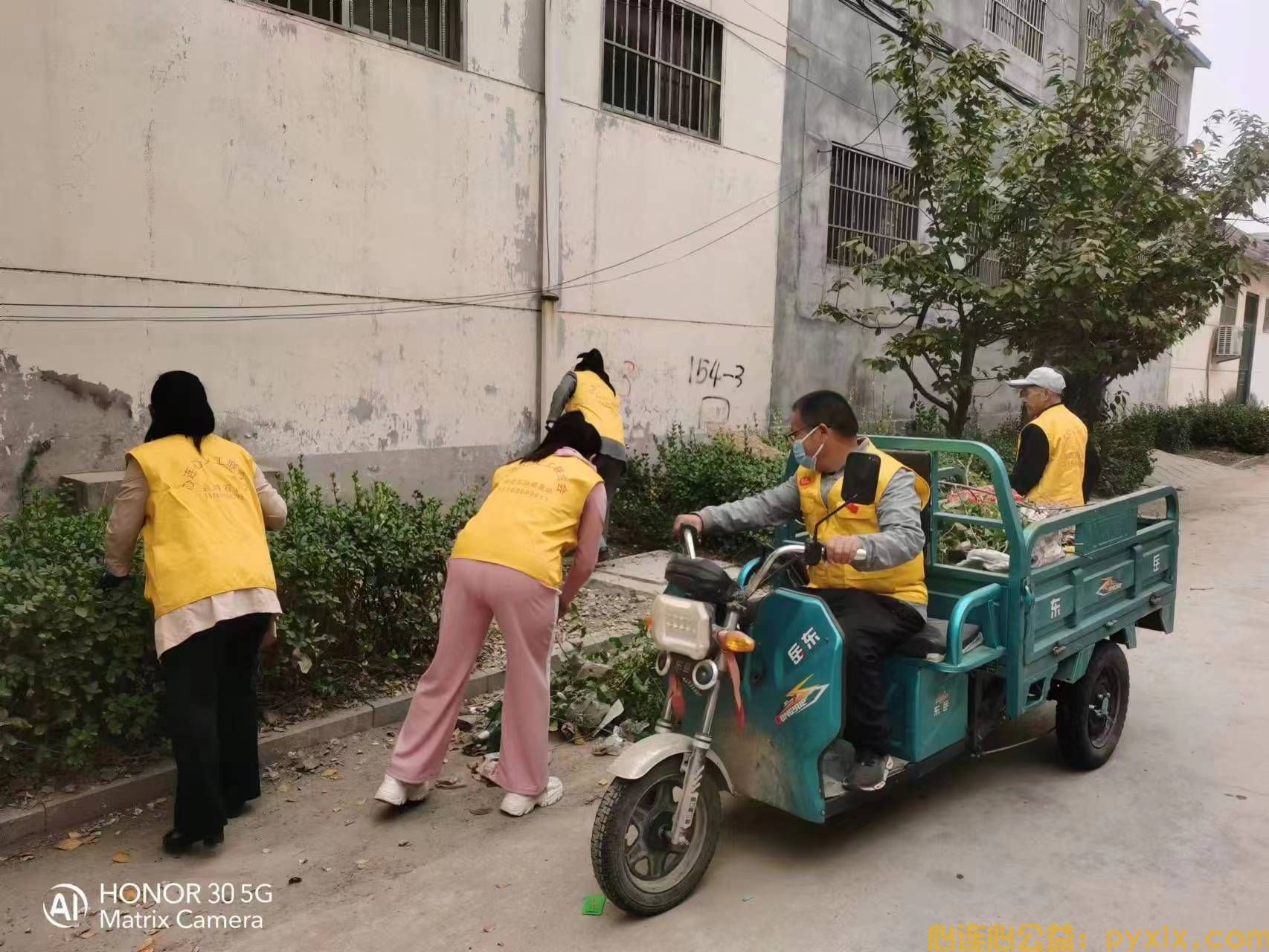 “我为环境添靓色”----心连心全民志愿服务活动